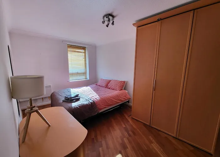 Apartment In Canada Water