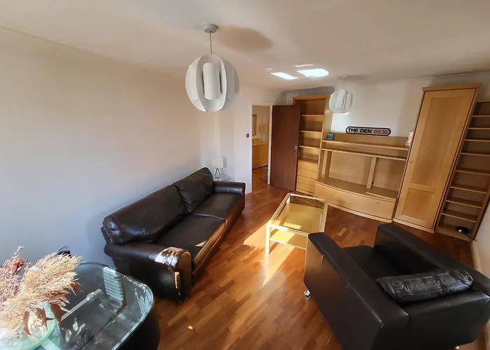 Apartment In Canada Water