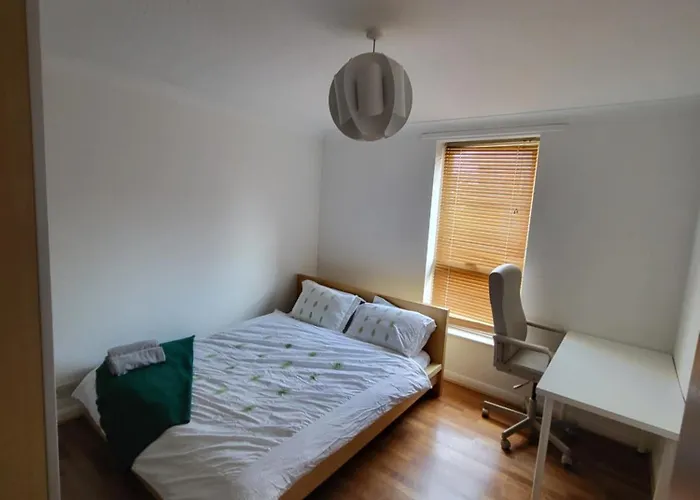 Apartment In Canada Water